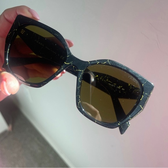 Prada Sunglasses PR19ZS - Picture 8 of 14